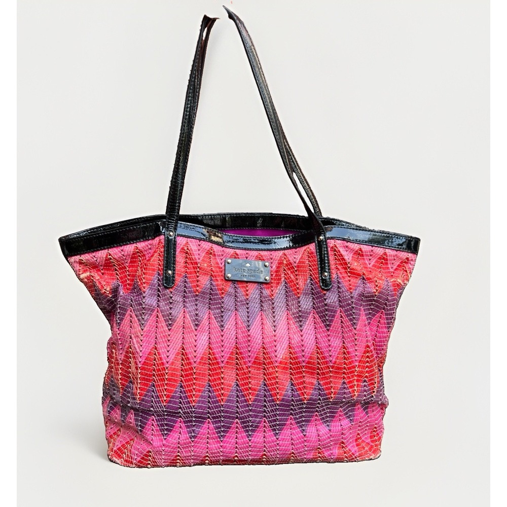 Kate Spade New York Beverly Breeze Multicolor Chevron  Tote Lined Inner Pockets